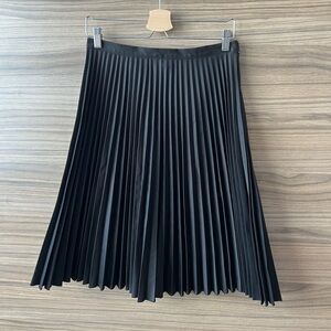 MICHAEL Michael Kors Black A-Line Pleated Skirt